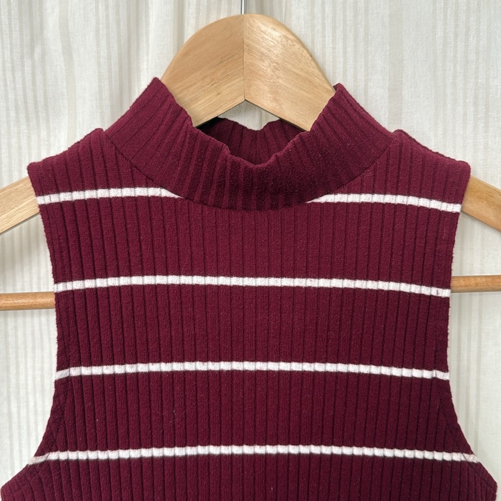 Arizona Jean Co. Mock Neck Ribbed Sleeveless Crop Top - Picture 2 of 3